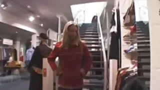شرمناک ، ٹیٹو ، brunette کے میں گڑبڑ ہو جاتا سکس زن و نوجوان ہے بلی