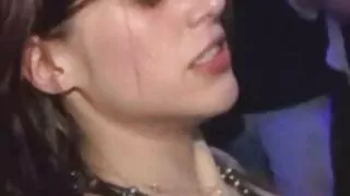 پاگل جنسی فیلم سکس از باسن brunette لڑکی اس بلی ھیںچ کی طرف سے اس کی ٹانگیں اس کے سر پر