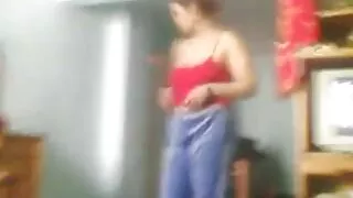 خوبصورت سنہرے بالوں والی چاٹ اونچی ایڑیوں کے بل پھر اور آخر میں عربی فلم سکس بلی انگلیوں کے ساتھ