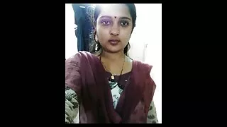 چنچل لڑکی لومڑی سكس هم جنس بازان بھاڑ میں بلی licks 69 کی پوزیشن میں