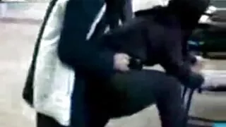 گندی اورینٹل جیل چھوٹا کام کرتا ہے دو پولیس سکس با مرد کوتوله