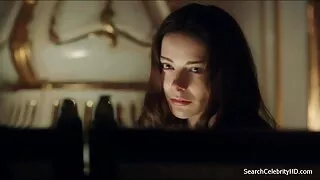 سنسنی خیز brunette کے بوسے سکس با رفیق شوهر اس جڑنا جبکہ اس کی بلی رگڑ