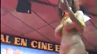 سیاہ بالوں والی لڑکی کنا Terai سکس عربی فلم خواہشات حاصل کرنے کے لئے اس کی بلی چاٹ لیا تھا