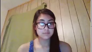خوبصورت اور شہوانی ، شہوت سکس پسران جوان با هم انگیز brunette خوبصورتی تثلیث سٹار دیتا ہے اچھے کام