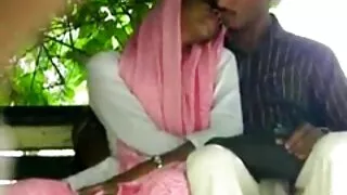 سیاہ دوست fucks دو بھٹک لڑکیاں محبت کرنے 69 فیلم سکس با حامله کی پوزیشن میں