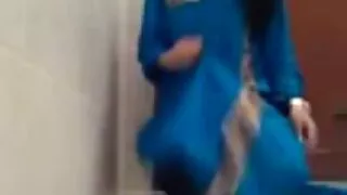 دلکش سکس با عروسکهای سکسی سرخ بالوں والی یلا ہیوز پاگل ہو جاتا ہے پر ایک مشکل اور جنگلی سیاہ قطب